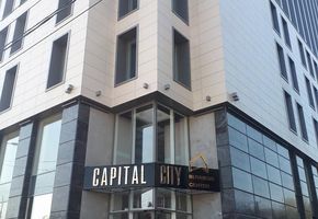 Установили сантехнические кабины из HPL-пластика Fundermax в новом краснодарском бизнес-центре CAPITAL CITY (ул. Красных партизан, 200).