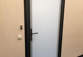 Двери NAYADA-Vitero в проекте Закончили работу на одном из этажей офисного здания компании «КНГК-Групп».