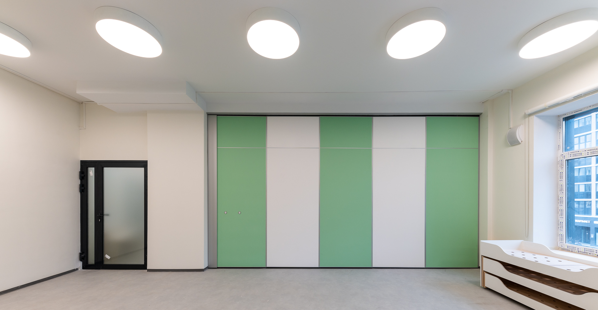 Фото проекта: Проект Nayada по установке раздвижных перегородок в детском саду &laquo;Лучи&raquo;. Изображение № 15