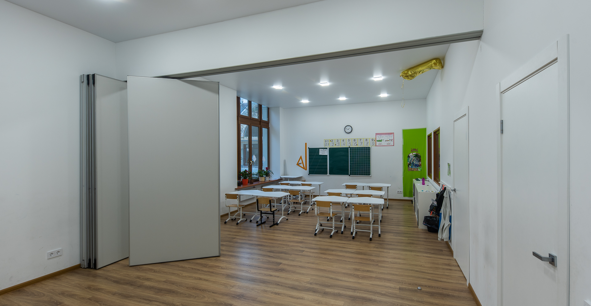 Фото проекта: Nayada поставила в SmartSchool трансформируемые перегородки SmartWall H5. Изображение № 5