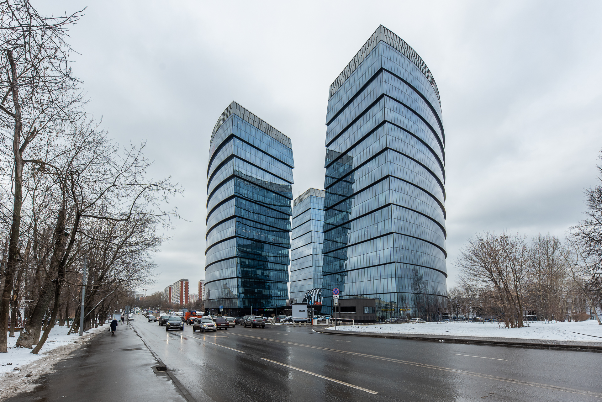 Стоматологическая клиника «Лотос» находится в одноименном Бизнес Центре