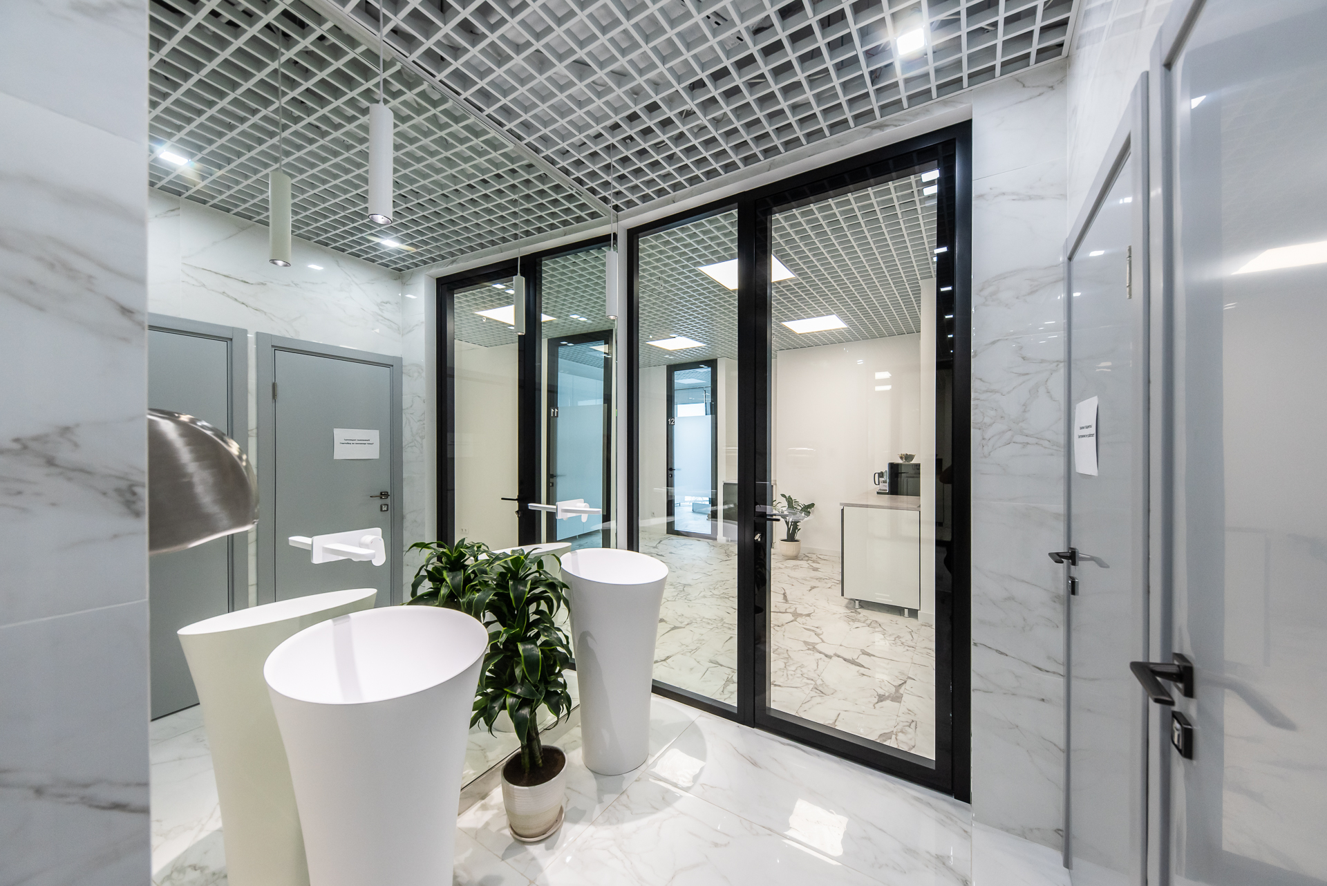 Компания Nayada установила стационарные перегородки со звукоизоляцией NAYADA-Twin 